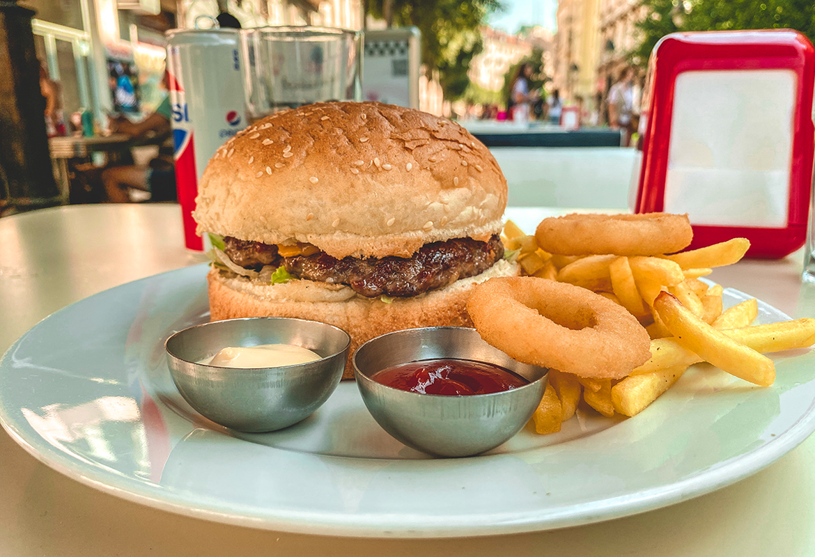 Smoky Galaxy Burger - Intergalactic Diner, Beograd