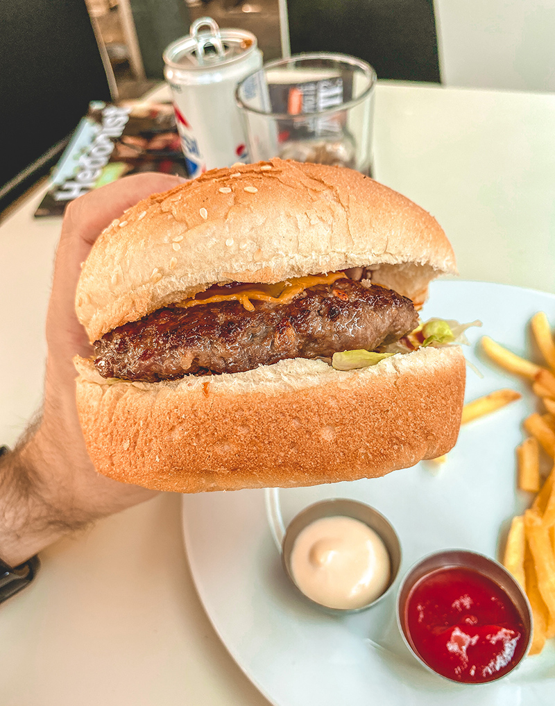 Smoky Galaxy Burger - Intergalactic Diner, Beograd